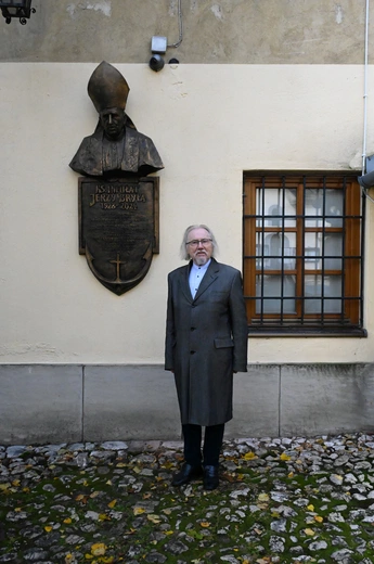 Tablica pamiątkowa ks. Jerzego Bryły
