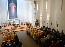Żyjąc blisko Eucharystii 