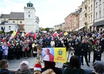 Warszawa: Narodowy Marsz Papieski świadectwem wiary i pamięci
