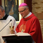 Płock. Spotkanie rodzin misjonarzy z bp. Szymonem Stułkowskim