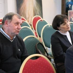 Płock. Spotkanie rodzin misjonarzy z bp. Szymonem Stułkowskim