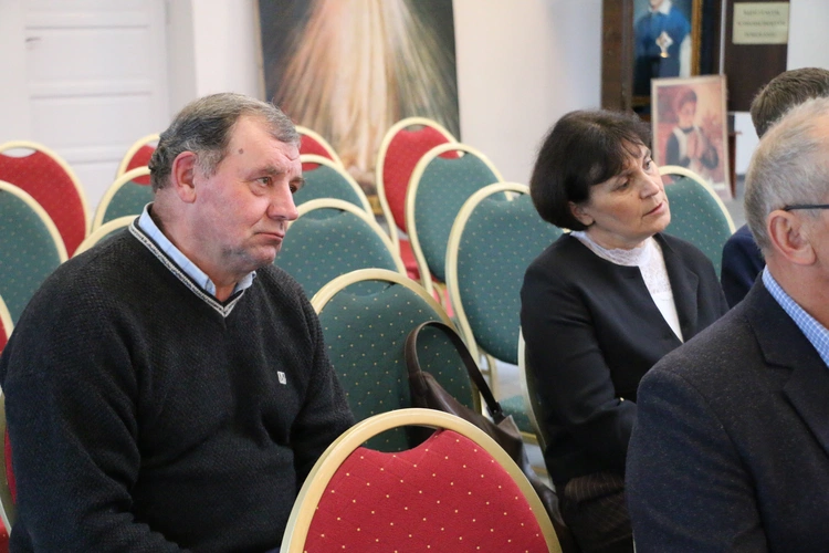 Płock. Spotkanie rodzin misjonarzy z bp. Szymonem Stułkowskim