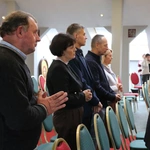 Płock. Spotkanie rodzin misjonarzy z bp. Szymonem Stułkowskim