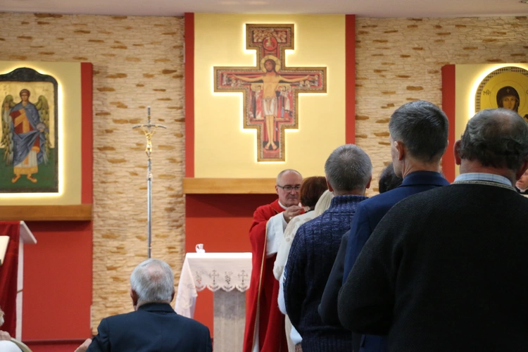 Płock. Spotkanie rodzin misjonarzy z bp. Szymonem Stułkowskim
