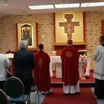 Płock. Spotkanie rodzin misjonarzy z bp. Szymonem Stułkowskim