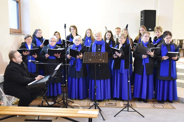 Patriotycznie i religijnie w Chojniku