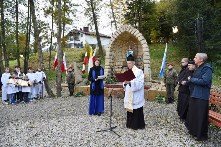 Patriotycznie i religijnie w Chojniku