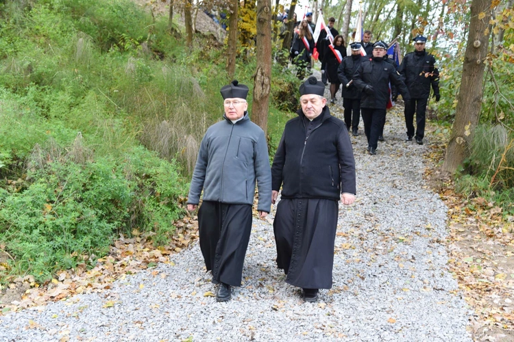 Patriotycznie i religijnie w Chojniku