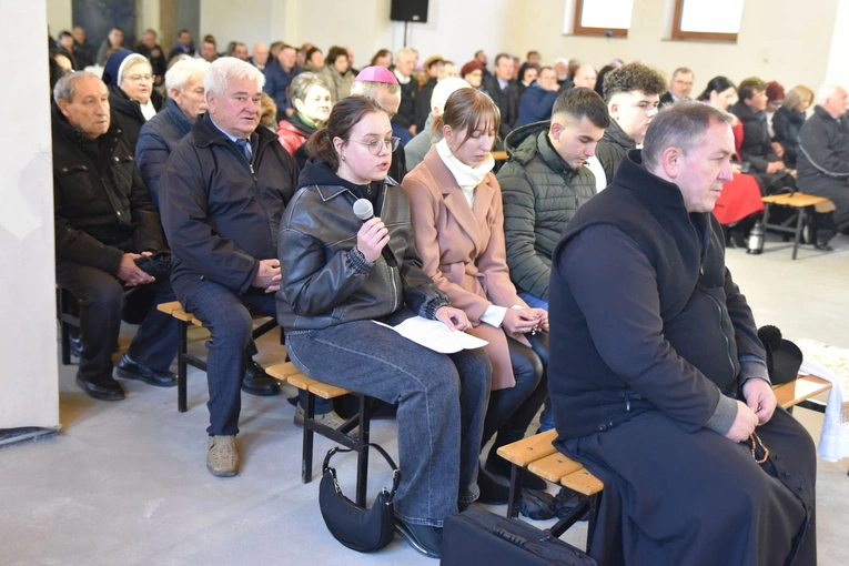 Patriotycznie i religijnie w Chojniku