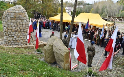 Patriotycznie i religijnie w Chojniku