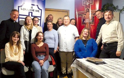Oazowa diakonia wyzwolenia w nowym składzie na spotkaniu w parafii św. Pawła w Bielsku-Białej. 