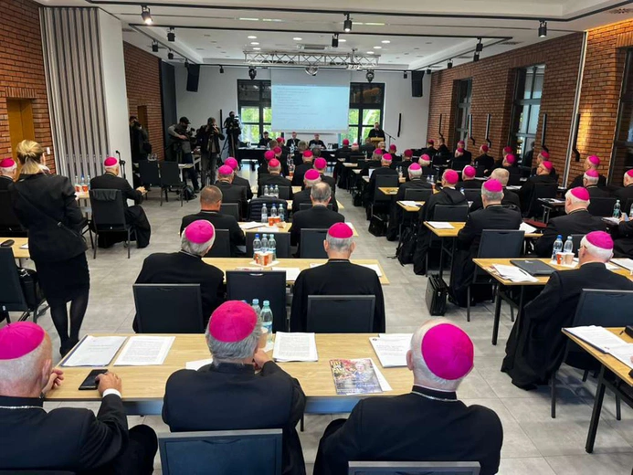 Biskupi obradowali od 13 do 15 października.