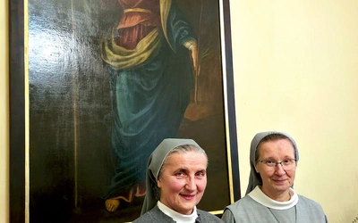 – Naszą patronką jest św. Urszula, dziewica i męczennica z III/IV wieku – mówią: s. Maria Jaworska OSU, przełożona krakowskiej wspólnoty (po lewej), i s. Emmanuela Klich OSU.