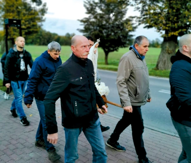 Procesja różańcowa w centrum Kamieńca.