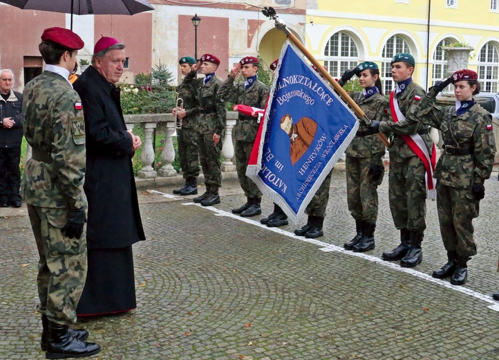 Henrykowska placówka zbiera uczniów z całego regionu i cieszy się dużym zainteresowaniem.