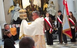 Jako pierwsi pielgrzymowali do grobu księżnej chorzy, ich bliscy, a także uczniowie Publicznej Szkoły Podstawowej Stowarzyszenia Przyjaciół Szkół Katolickich im. św. Jadwigi Śl. w Michałowie.