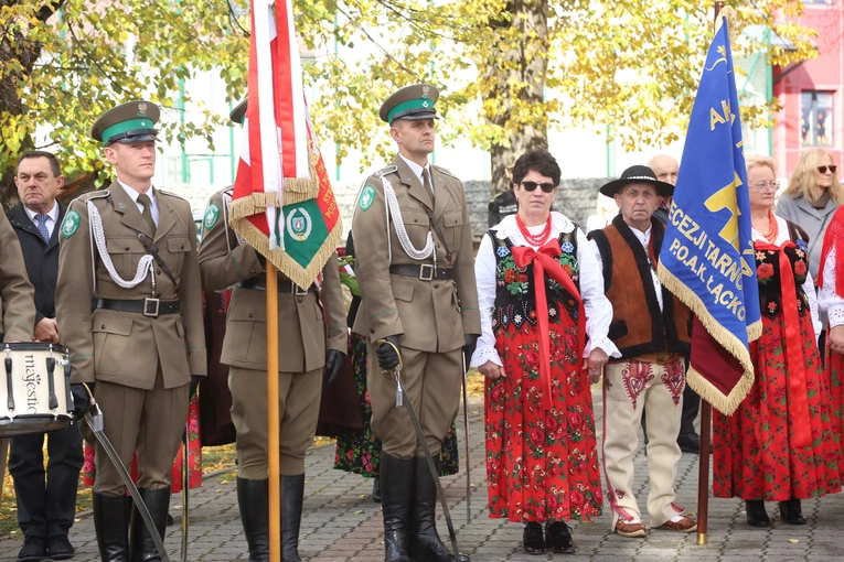 Tablica ks. Andrzeja Niwy w Łącku