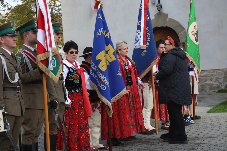 Tablica ks. Andrzeja Niwy w Łącku
