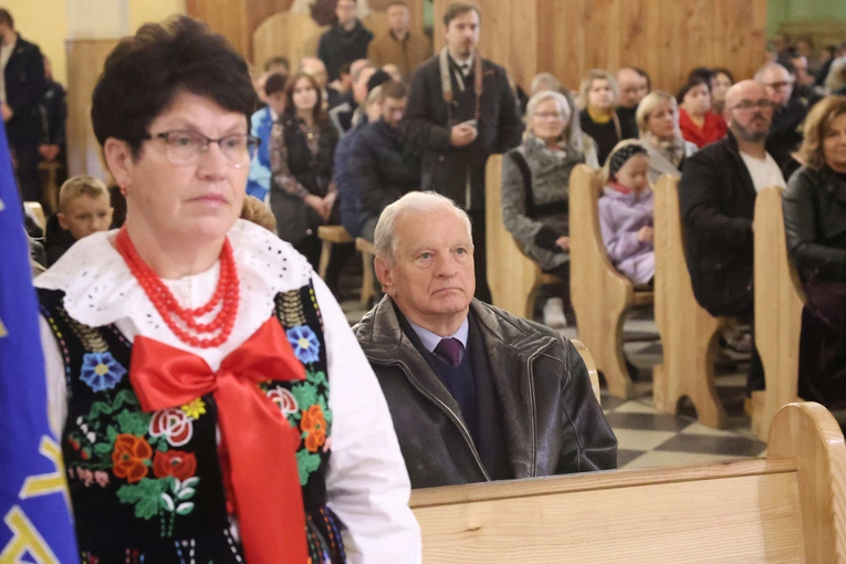 Tablica ks. Andrzeja Niwy w Łącku