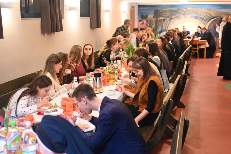 Jubileuszowe spotkanie w piwnicy DAR-u