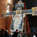 Nowy krzyż w głogowskiej kolegiacie