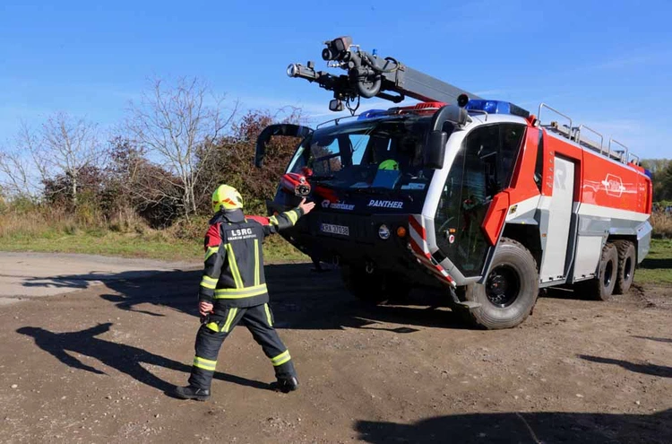 Wodne ćwiczenia straży pożarnej