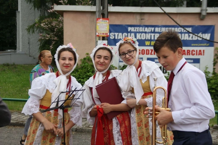 Migawki z życia parafii Sławięcice, laureatki II miejsca w ogólnopolskim konkursie "Aktywna Parafia"