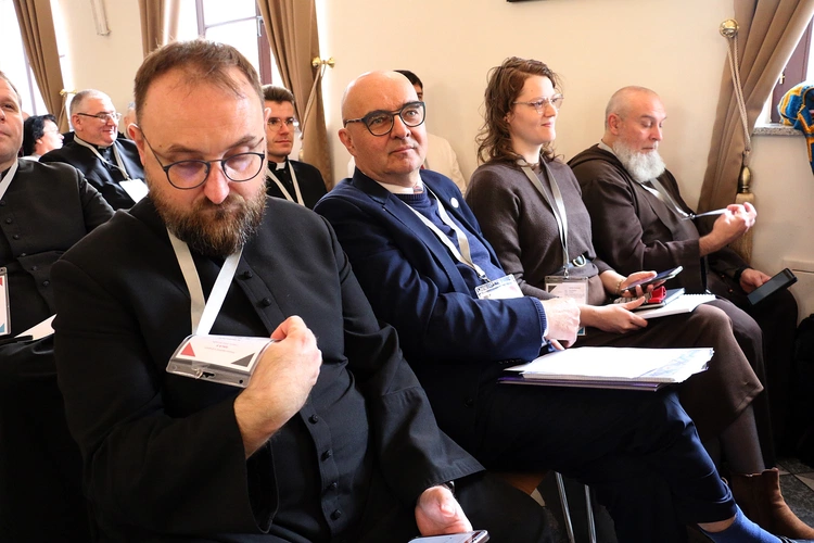 Trzecie obrady plenum Synodu Archidiecezji Wrocławskiej - pierwsze głosowania!
