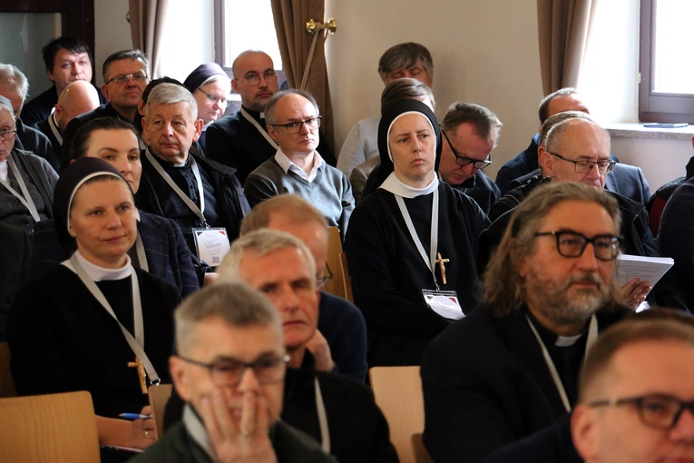 Trzecie obrady plenum Synodu Archidiecezji Wrocławskiej - pierwsze głosowania!