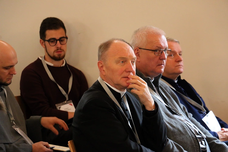 Trzecie obrady plenum Synodu Archidiecezji Wrocławskiej - pierwsze głosowania!