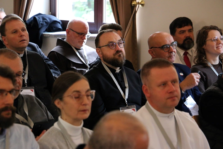 Trzecie obrady plenum Synodu Archidiecezji Wrocławskiej - pierwsze głosowania!