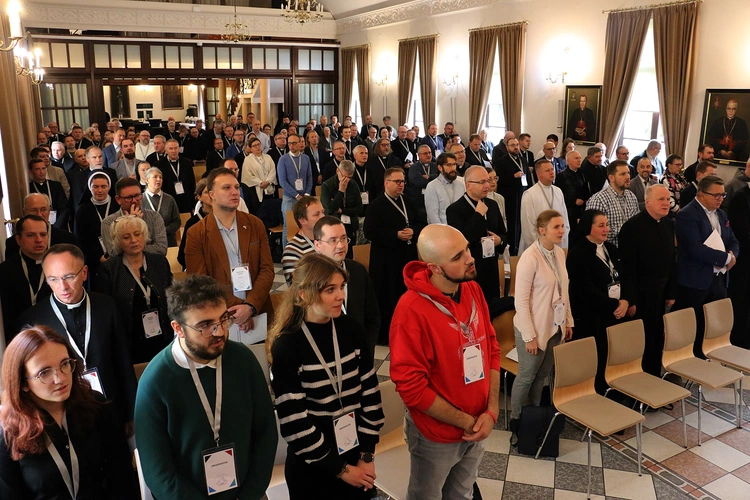 Trzecie obrady plenum Synodu Archidiecezji Wrocławskiej - pierwsze głosowania!