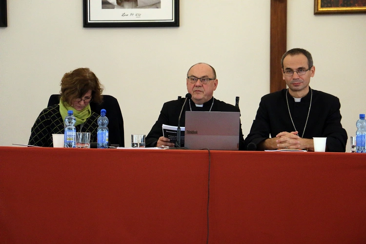 Trzecie obrady plenum Synodu Archidiecezji Wrocławskiej - pierwsze głosowania!
