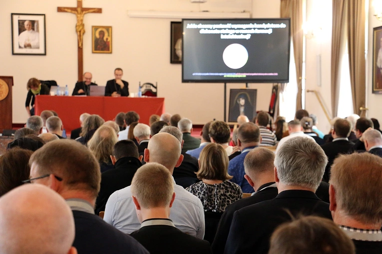 Trzecie obrady plenum Synodu Archidiecezji Wrocławskiej - pierwsze głosowania!