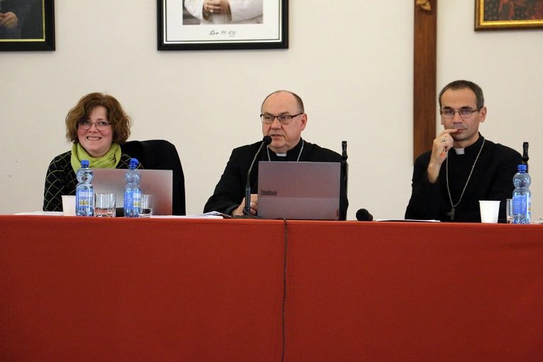 Trzecie obrady plenum Synodu Archidiecezji Wrocławskiej - pierwsze głosowania!