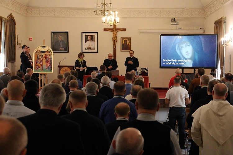 Trzecie obrady plenum Synodu Archidiecezji Wrocławskiej - pierwsze głosowania!