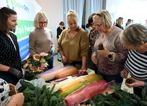 Warsztaty florystyczne przed uroczystością Wszystkich Świętych