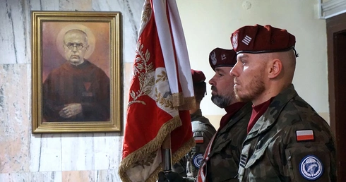 Jubileusz służb mundurowych - poczty sztandarowe