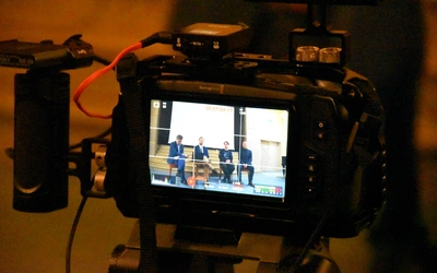 Projekcja filmu o ks. Popiełuszce