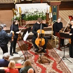 Koncert w sanktuarium Matki Bożej Królowej Pokoju w Otyniu