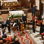 Koncert w sanktuarium Matki Bożej Królowej Pokoju w Otyniu