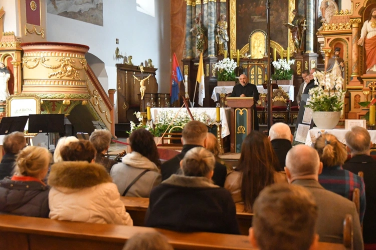 Koncert w sanktuarium Matki Bożej Królowej Pokoju w Otyniu
