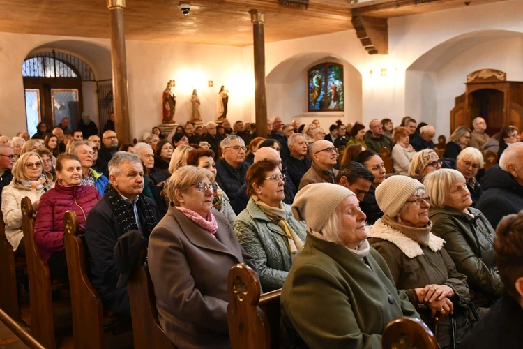 Koncert w sanktuarium Matki Bożej Królowej Pokoju w Otyniu