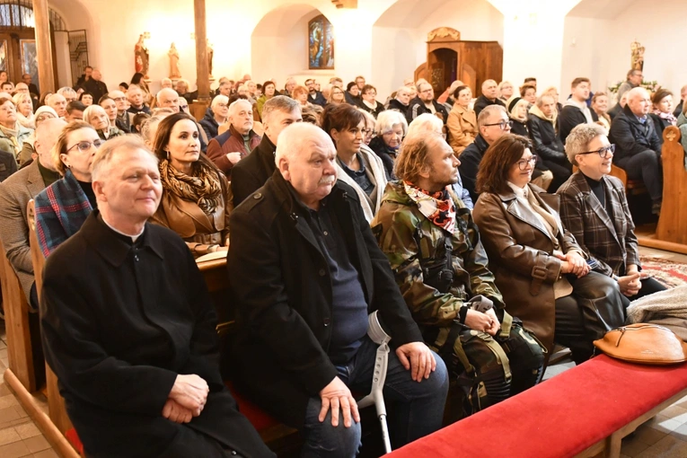 Koncert w sanktuarium Matki Bożej Królowej Pokoju w Otyniu