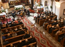 Koncert w sanktuarium Matki Bożej Królowej Pokoju w Otyniu