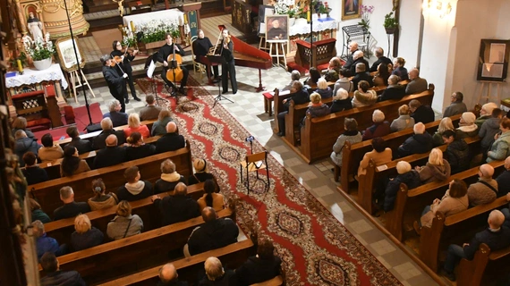 Koncert w sanktuarium Matki Bożej Królowej Pokoju w Otyniu