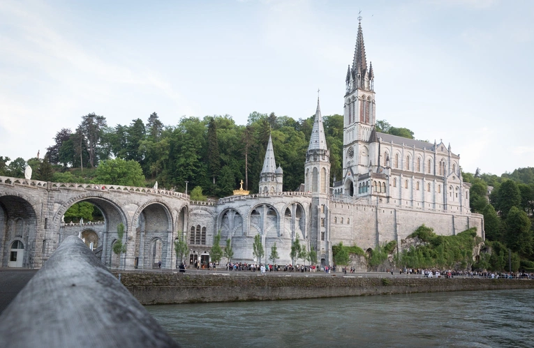 Z Lourdes do Rebibbii — słowo nadziei od Maryi także w więzieniu