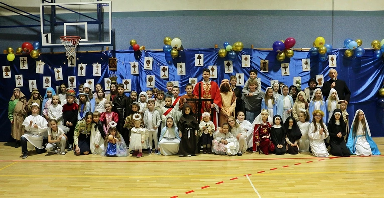 Wszyscy święci balowali w Wołowie. "Jesteśmy alternatywą dla Halloween"