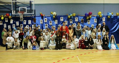 Wszyscy święci balowali w Wołowie. "Jesteśmy alternatywą dla Halloween"