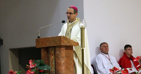 Kiedy nie umiemy się modlić, Duch Święty modli się w nas